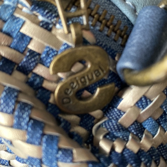 BNWT Desigual exotic capri bag and clutch - Picture 14 of 17